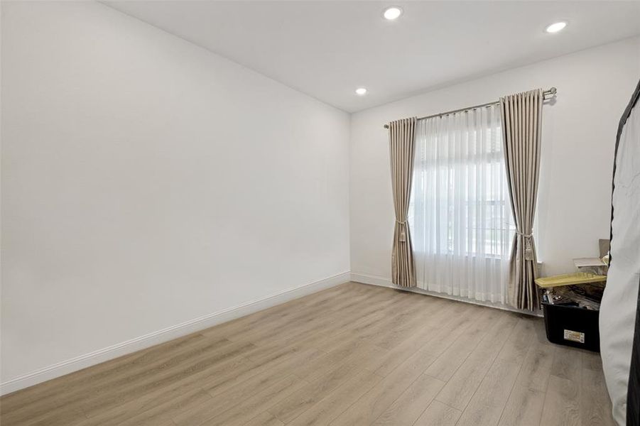 Spacious, unfurnished interior of a new home in Bayside, Rowlett (Image 22). Spacious, unfurnished interior of a new home in Bayside, Rowlett (Image 22).