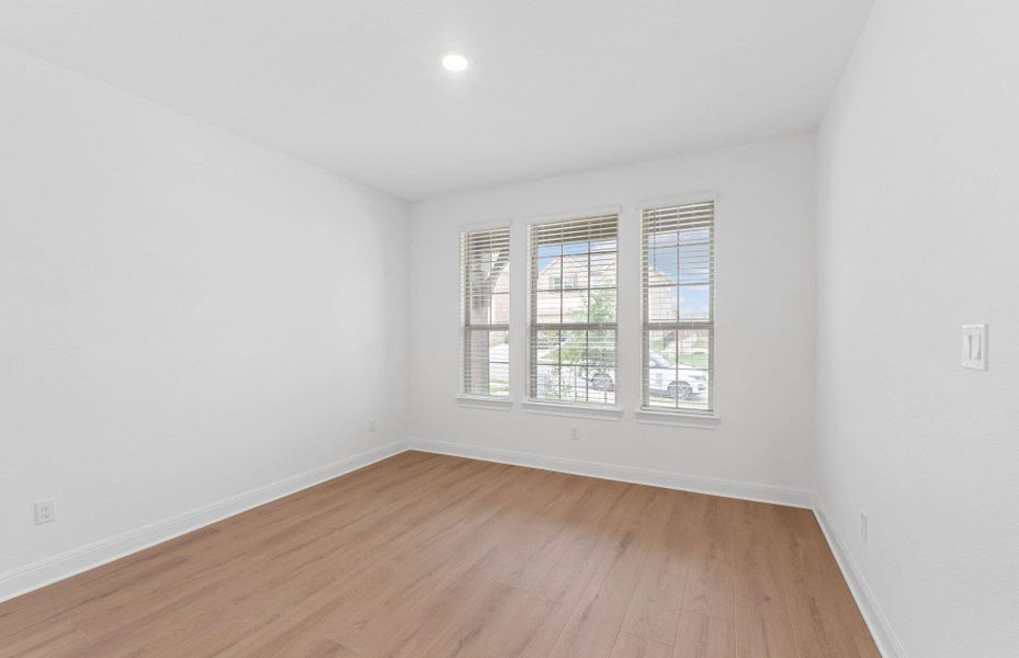 Spacious, unfurnished interior of a new home in West Cypress Hills, Spicewood (Image 10).