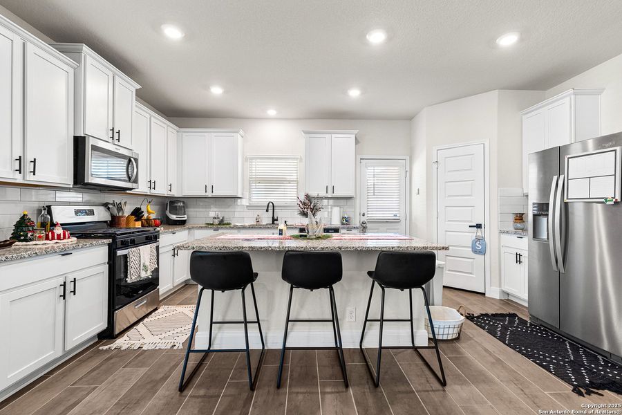 Furnished interior view inside a new home in , Cibolo (Image 30). Furnished interior view inside a new home in , Cibolo (Image 30).