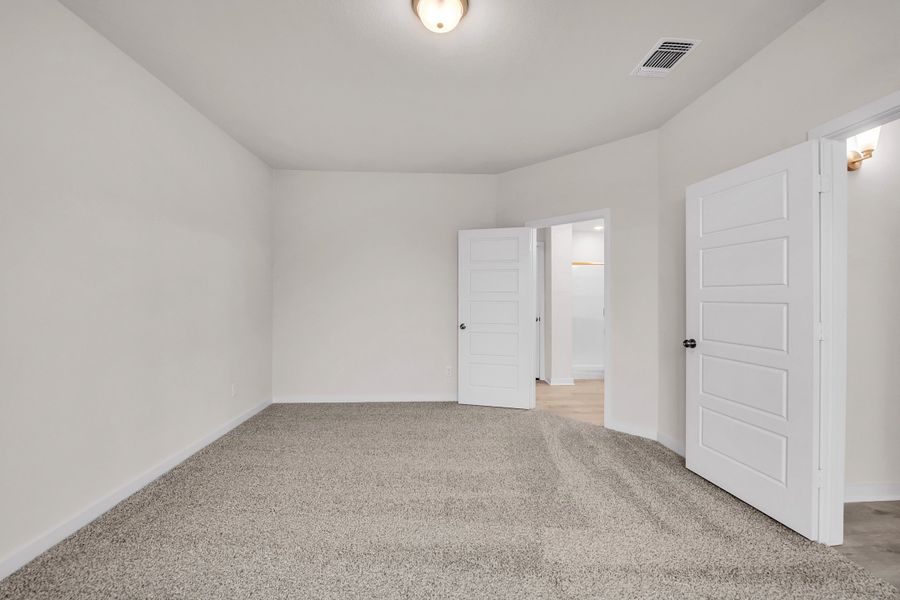 Spacious, unfurnished interior of a new home in The Village at Elm Creek, Troy (Image 14). Spacious, unfurnished interior of a new home in The Village at Elm Creek, Troy (Image 14).