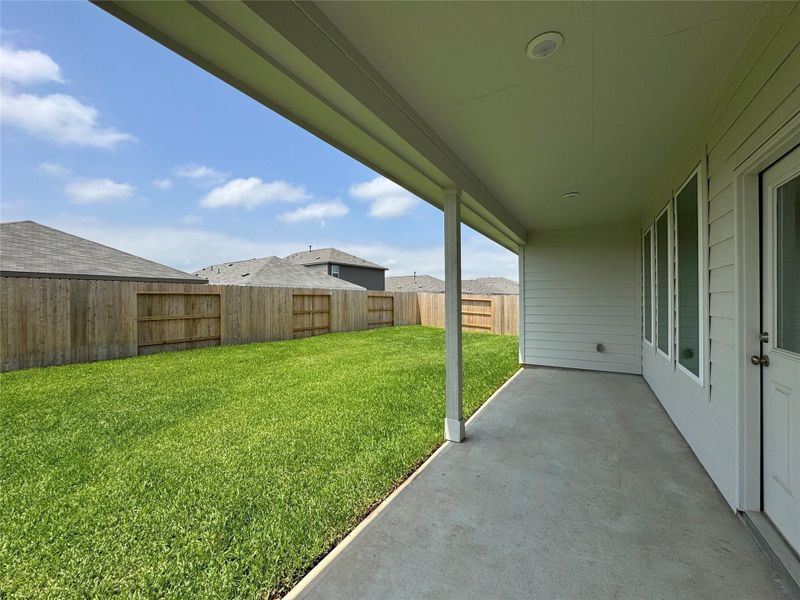 Exterior details and patio area of a home in Anniston, Katy (Image 4).