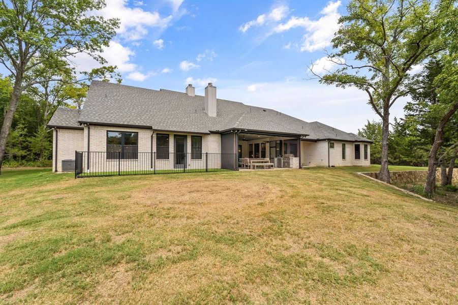Front exterior of a new home in , Van Alstyne, TX, highlighting curb appeal (Image 1). Front exterior of a new home in , Van Alstyne, TX, highlighting curb appeal (Image 1).