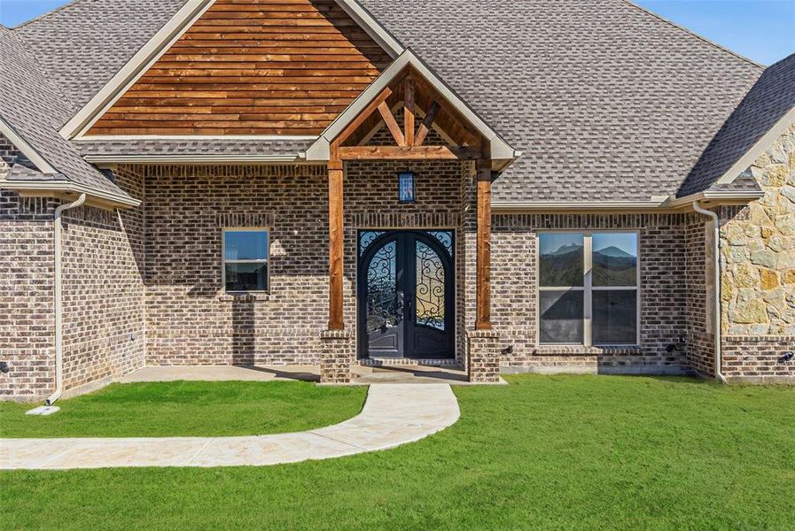 Exterior details and patio area of a home in , Decatur (Image 25).