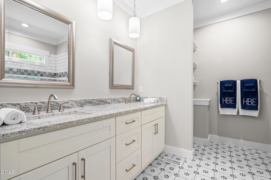 PRIMARY EN SUITE