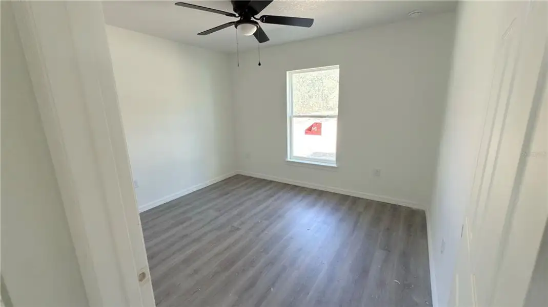 Spacious, unfurnished interior of a new home in , Dunnellon (Image 7).