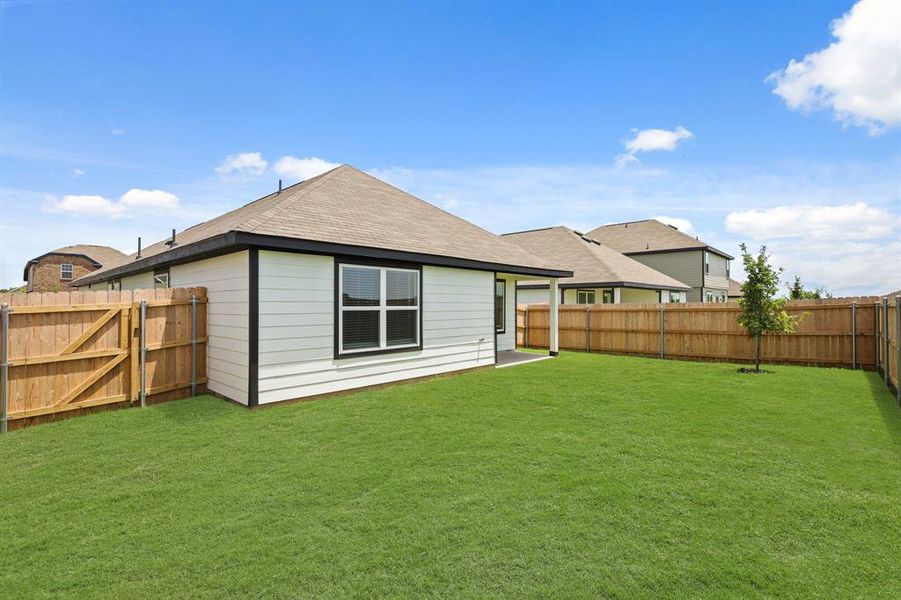 Front exterior of a new home in Sycamore Landing, Fort Worth, TX, highlighting curb appeal (Image 12). Front exterior of a new home in Sycamore Landing, Fort Worth, TX, highlighting curb appeal (Image 12).