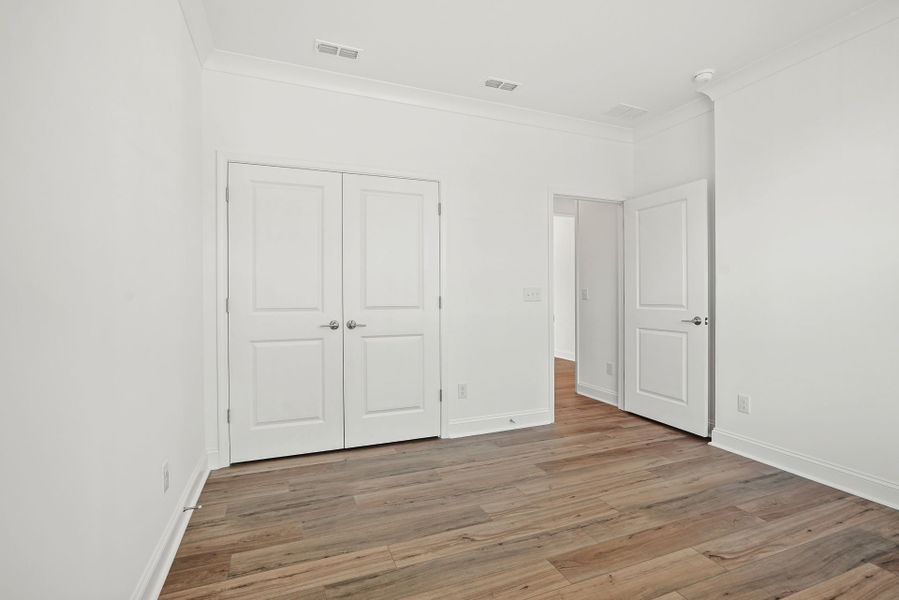 Spacious, unfurnished interior of a new home in Kinsdale, Lancaster (Image 109).
