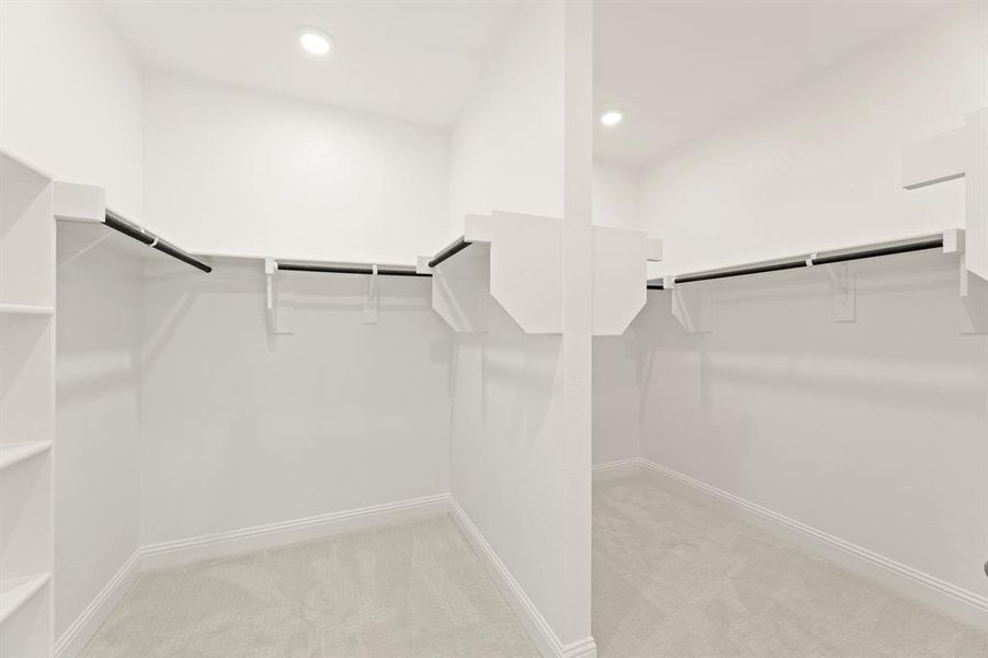 22. 6805 Lancashire - Closet