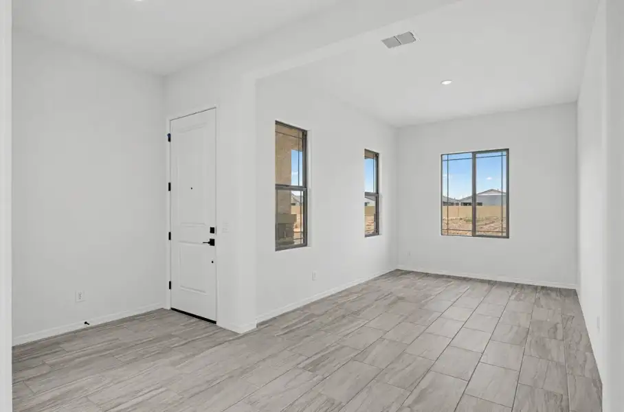 Spacious, unfurnished interior of a new home in Aloravita South, Peoria (Image 30).