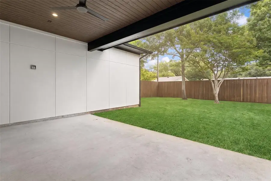 Exterior details and patio area of a home in , Dallas (Image 3).