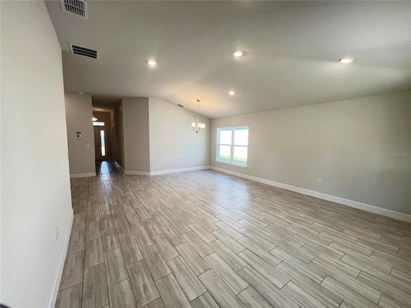 Spacious, unfurnished interior of a new home in Abbey Glen, Dade City (Image 17).