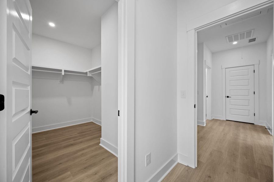 Spacious, unfurnished interior of a new home in , Johns Island (Image 44).