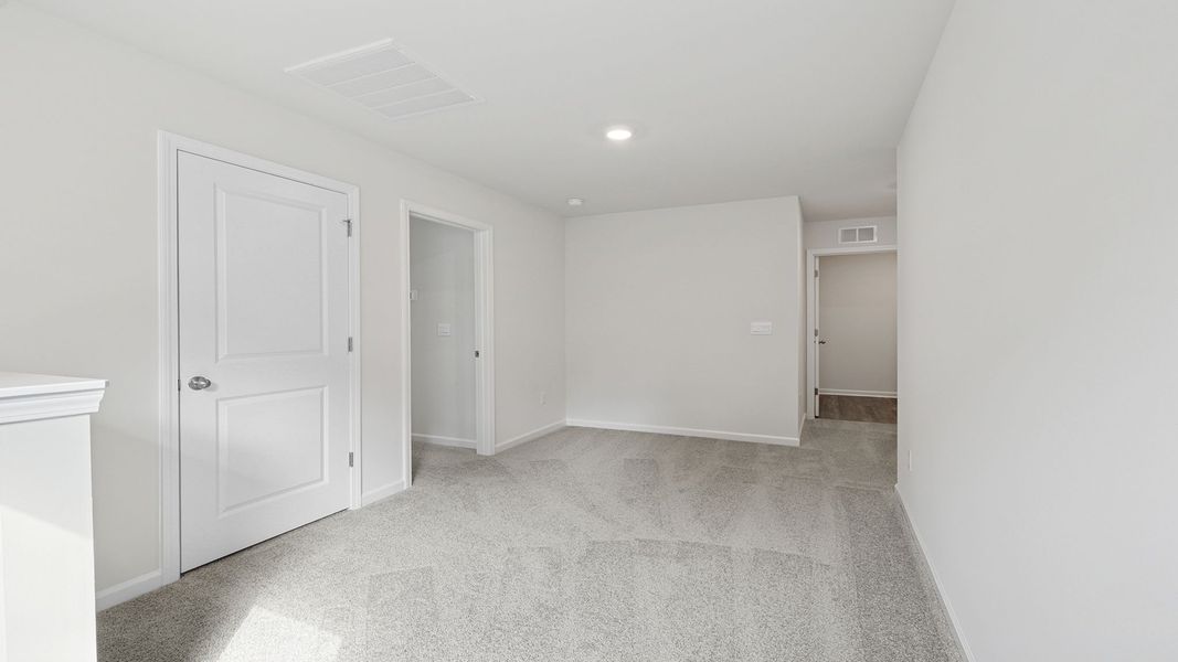 Spacious, unfurnished interior of a new home in Durbin Meadows, Fountain Inn (Image 21). Spacious, unfurnished interior of a new home in Durbin Meadows, Fountain Inn (Image 21).