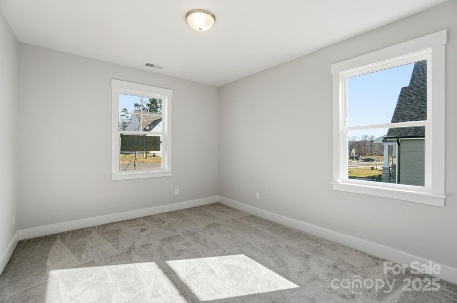 Spacious, unfurnished interior of a new home in Rone Creek, Waxhaw (Image 23).