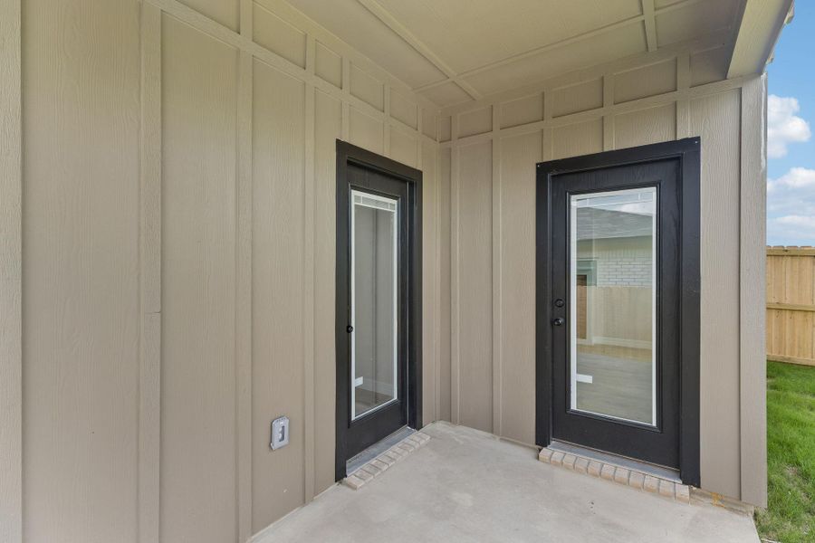 Exterior details and patio area of a home in , Killeen (Image 20).