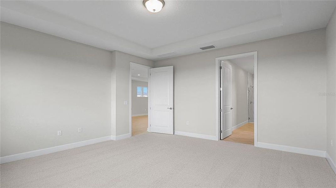 Spacious, unfurnished interior of a new home in Cresswind at Lake Harris, Tavares (Image 48). Spacious, unfurnished interior of a new home in Cresswind at Lake Harris, Tavares (Image 48).