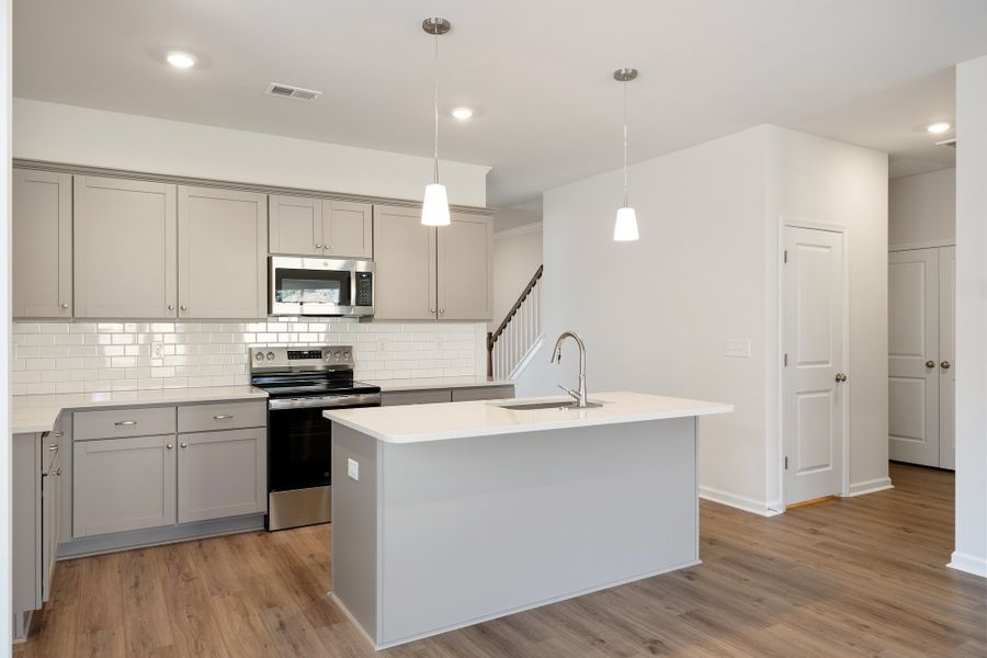 Furnished interior view inside a new home in Dove Hollow, Chesnee (Image 9).