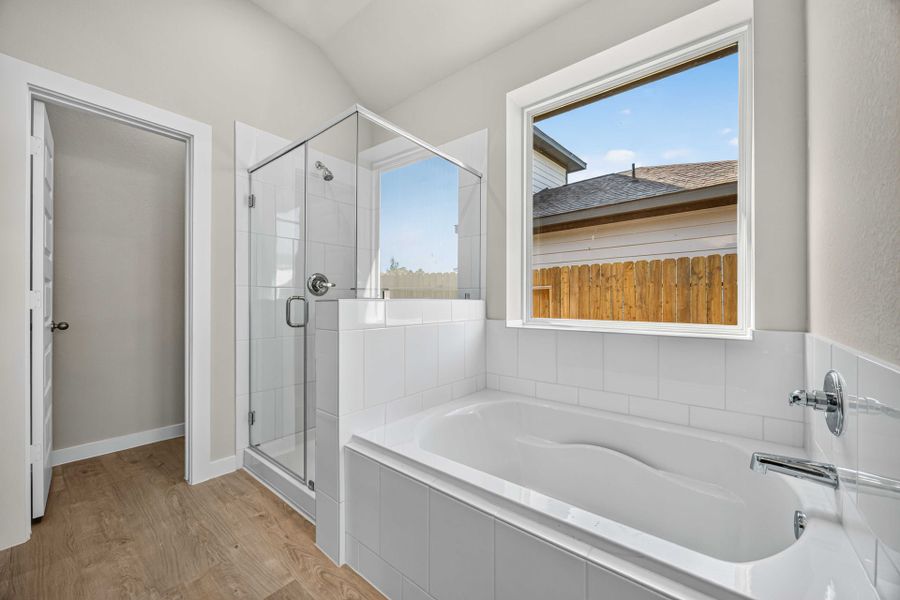16836 Needlepoint Dr - Hawthorne - Primary Bathroom
