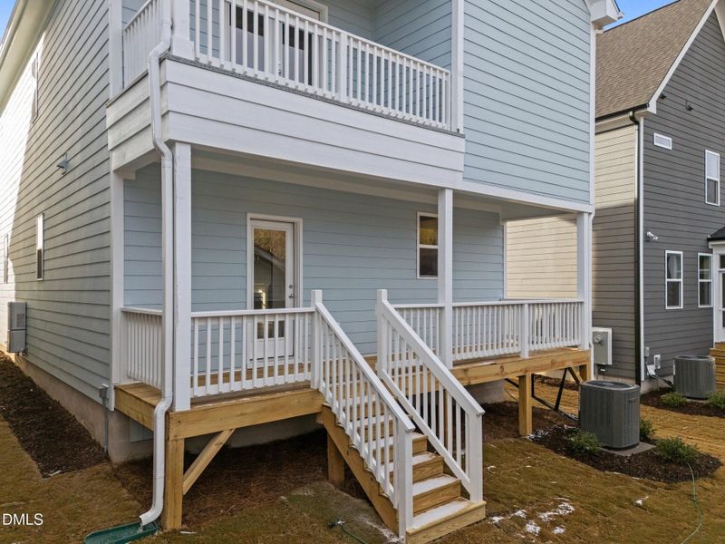 027_WFP-2846 Exterior - Rear - Medium