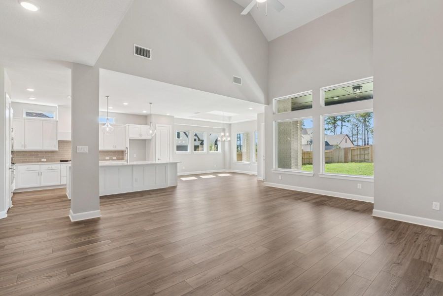 Spacious, unfurnished interior of a new home in ARTAVIA 65' Homesites, Conroe (Image 29).