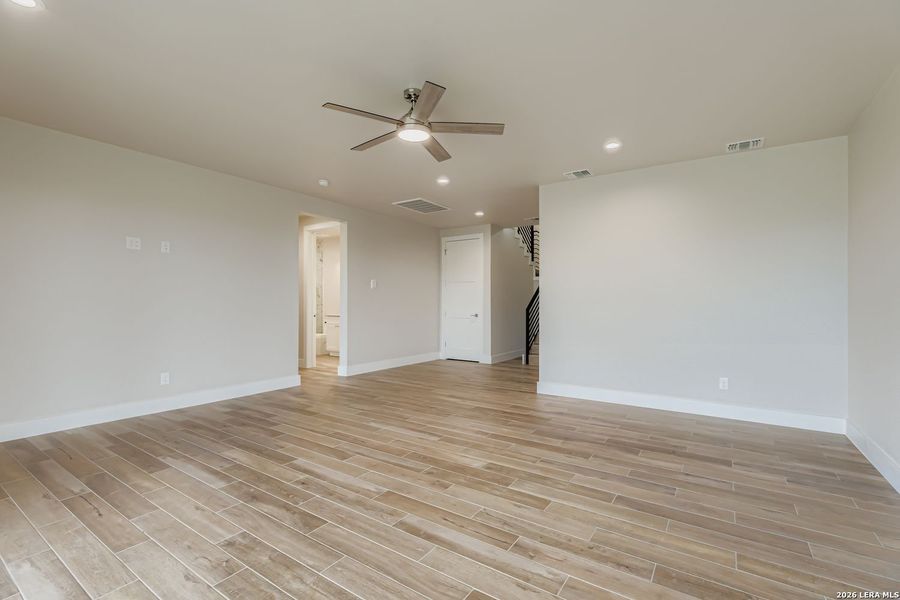Spacious, unfurnished interior of a new home in , San Antonio (Image 20).