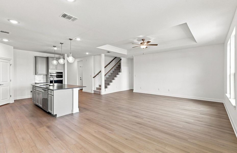 Spacious, unfurnished interior of a new home in Saddleback at Santa Rita Ranch, Liberty Hill (Image 18).