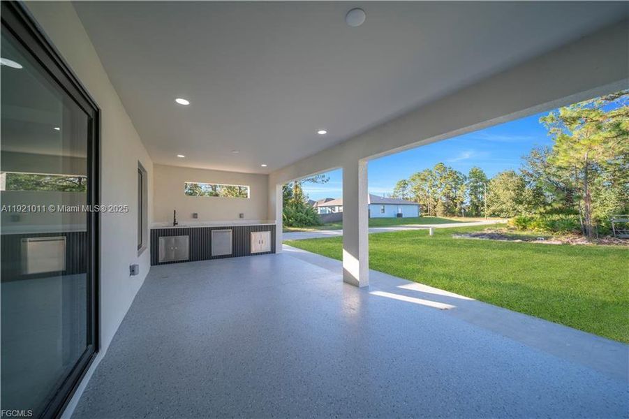 Exterior details and patio area of a home in , Lehigh Acres (Image 4).