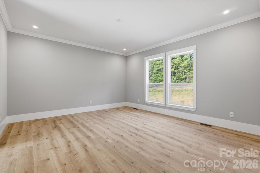 Spacious, unfurnished interior of a new home in , Taylorsville (Image 20).