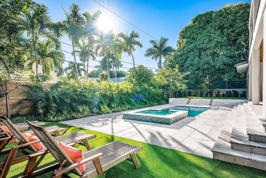 075-25833rdCourt-WestPalmBeach-FL-33407-