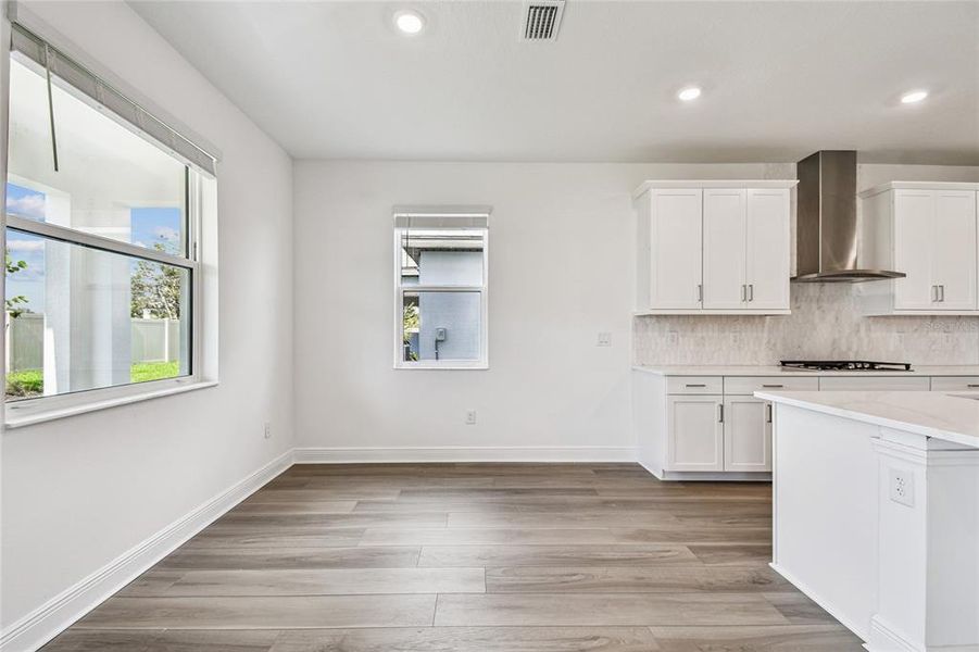 Spacious, unfurnished interior of a new home in Hawkstone, Sarasota (Image 42).