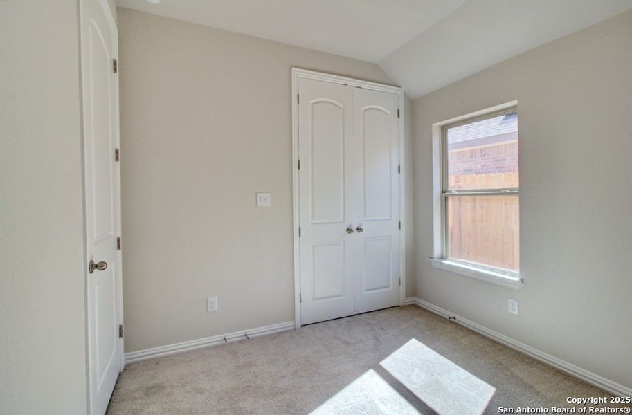 Spacious, unfurnished interior of a new home in Meyer Ranch - Enclave, New Braunfels (Image 23).