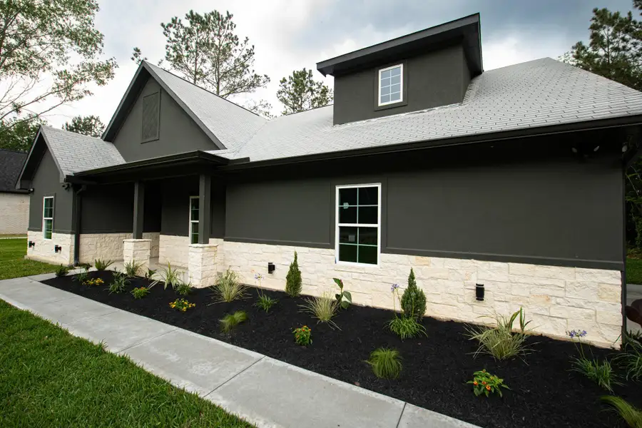 Exterior details and patio area of a home in , Dayton (Image 24).