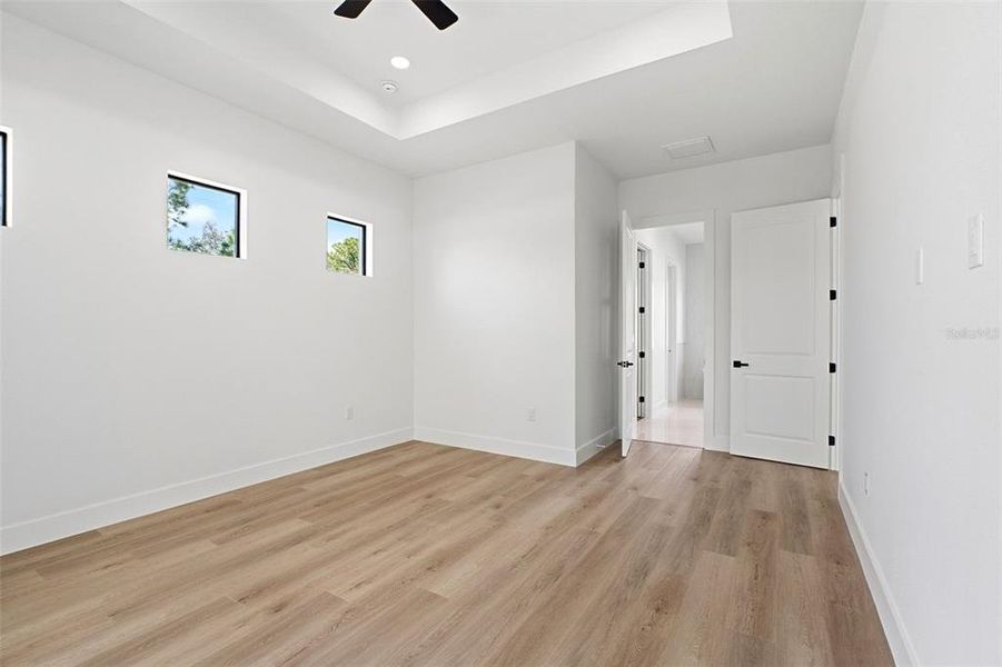 Spacious, unfurnished interior of a new home in , North Port (Image 30).