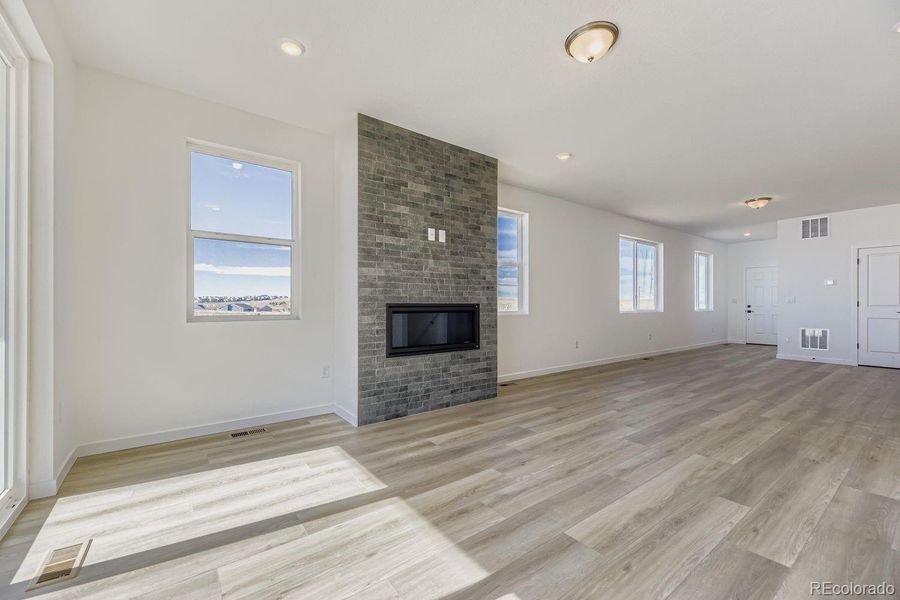 Newport Cozy Fireplace Newport Cozy Fireplace