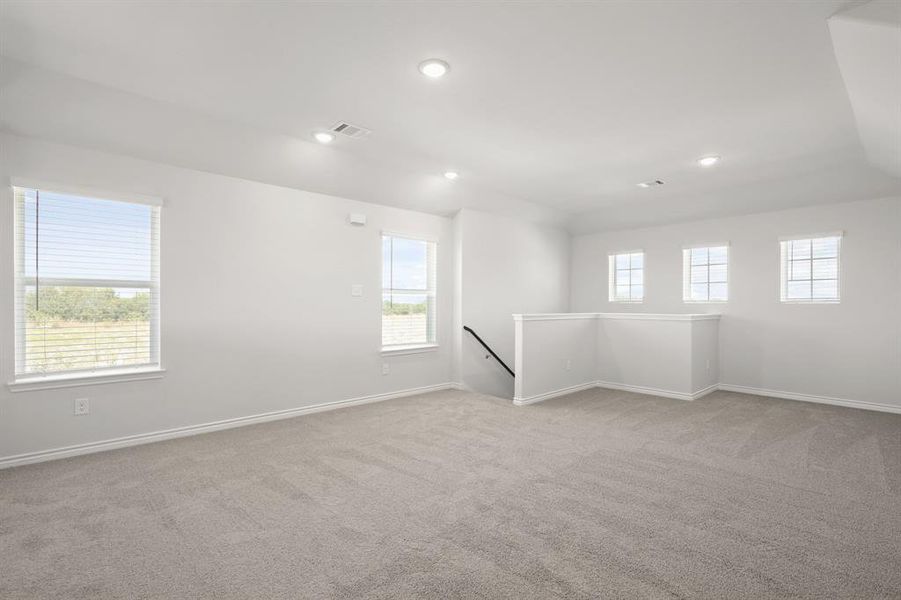 Spacious, unfurnished interior of a new home in Rocky Creek Crossing, Fort Worth (Image 10).