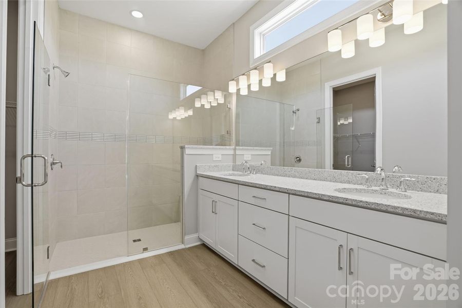 Primary En Suite