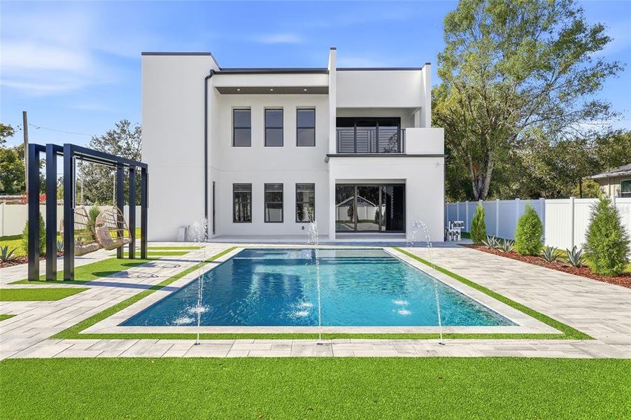 Exterior details and patio area of a home in , Tampa (Image 41).