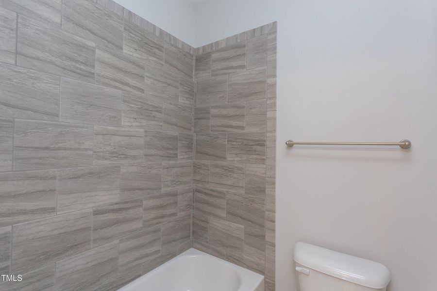 Avenel - MEA 003 - IMG_8088 Avenel - MEA 003 - IMG_8088