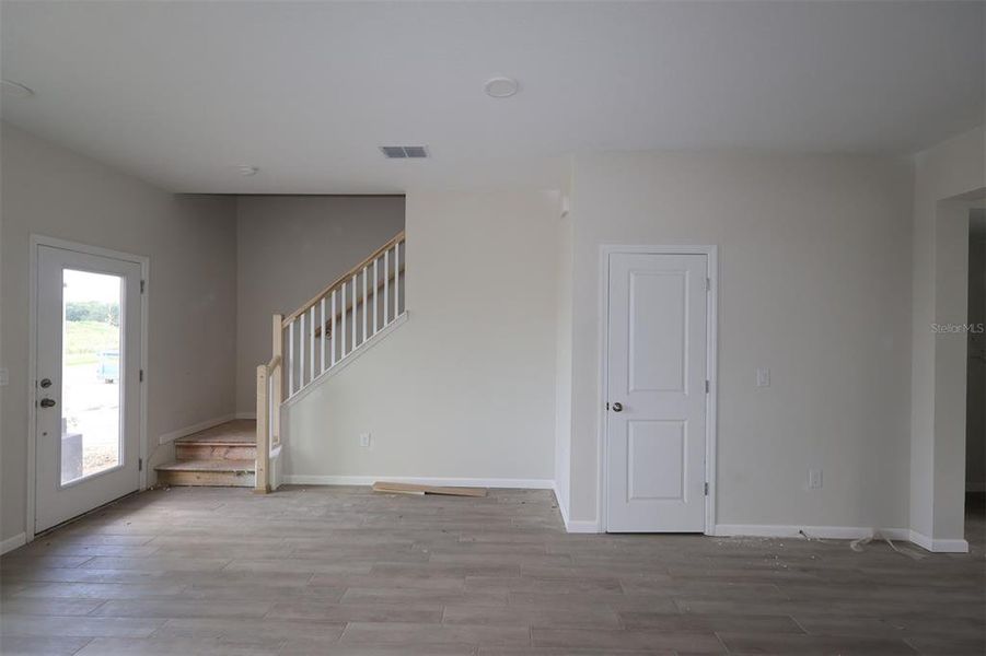 Spacious, unfurnished interior of a new home in Center Lake on the Park, St. Cloud (Image 6).