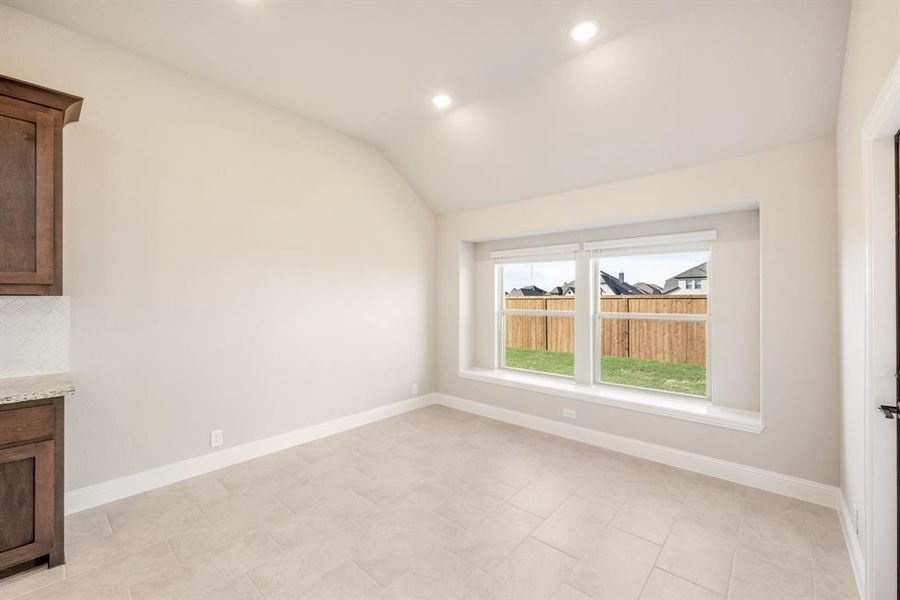 Spacious, unfurnished interior of a new home in Somerset, Venus (Image 23).