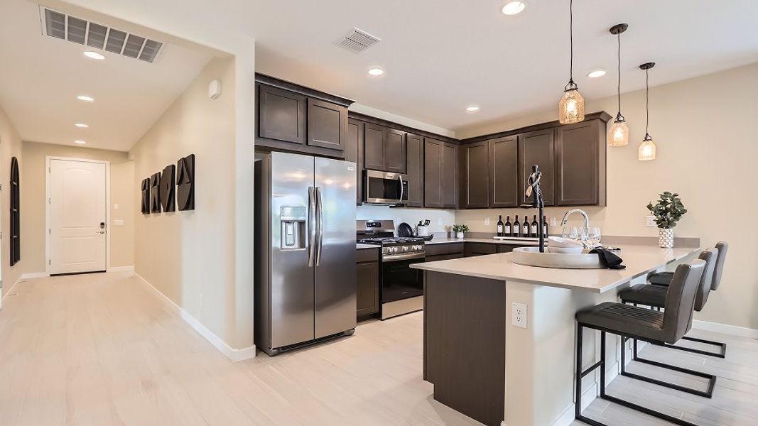 4083 Revolution Kitchen 1of3 F1 Base10 4083 Revolution Kitchen 1of3 F1 Base10