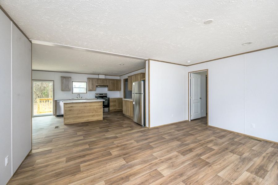 Spacious, unfurnished interior of a new home in , Eutawville (Image 6).