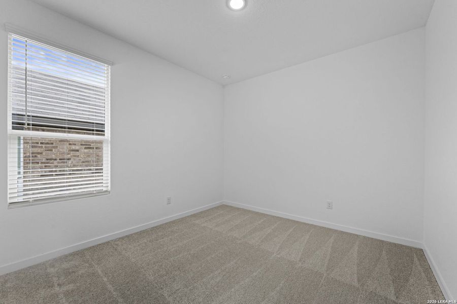 Spacious, unfurnished interior of a new home in Sky Ranch, New Braunfels (Image 26).