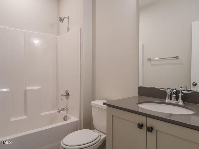 027-1280x960-bathroom