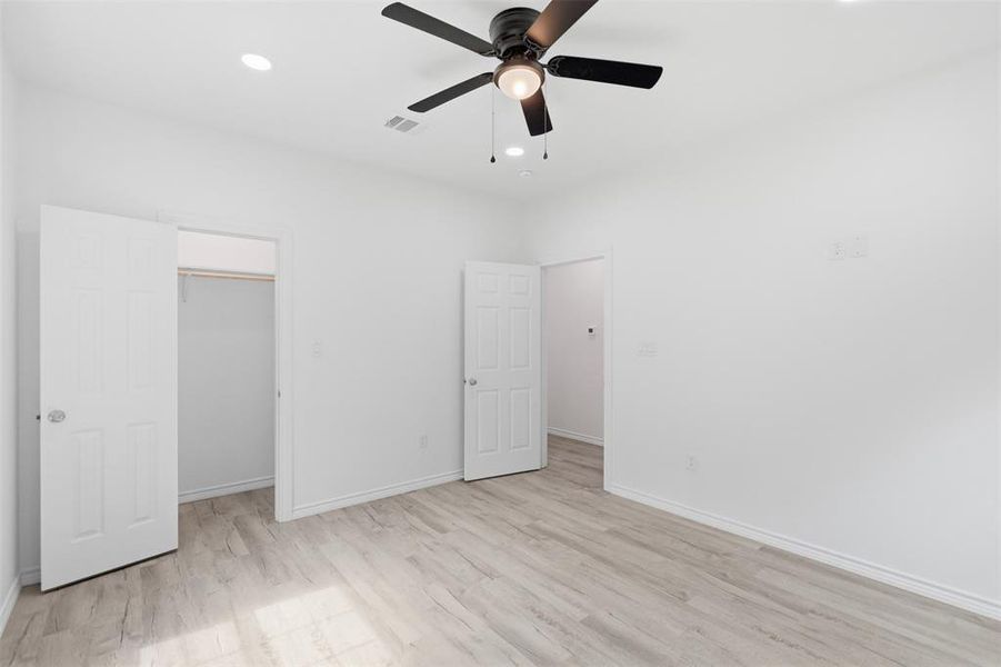 Spacious, unfurnished interior of a new home in , Mount Pleasant (Image 27).
