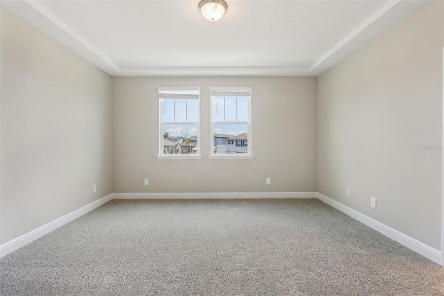 Spacious, unfurnished interior of a new home in Silverleaf Reserve Bungalows, Winter Garden (Image 28).