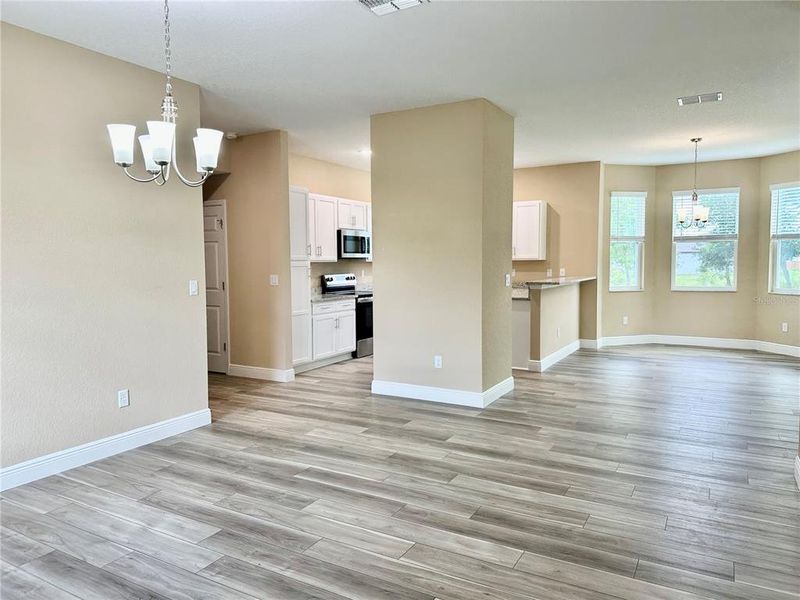 Spacious, unfurnished interior of a new home in , Weeki Wachee (Image 52).
