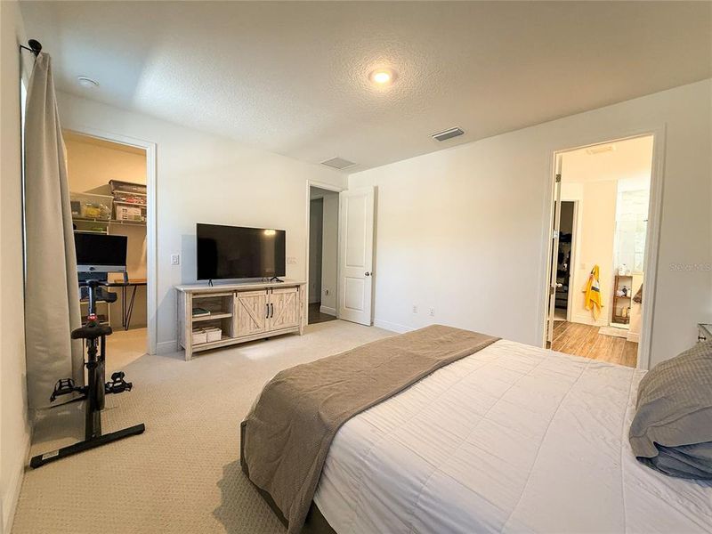 Furnished interior view inside a new home in , Minneola (Image 6).