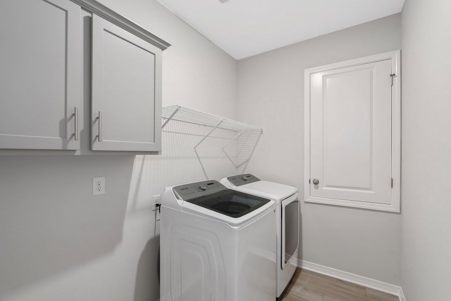 Representative interior finishes for a home built from the Drexel by Maronda Homes in Applewood Reserve, Lakeland (Image 21).