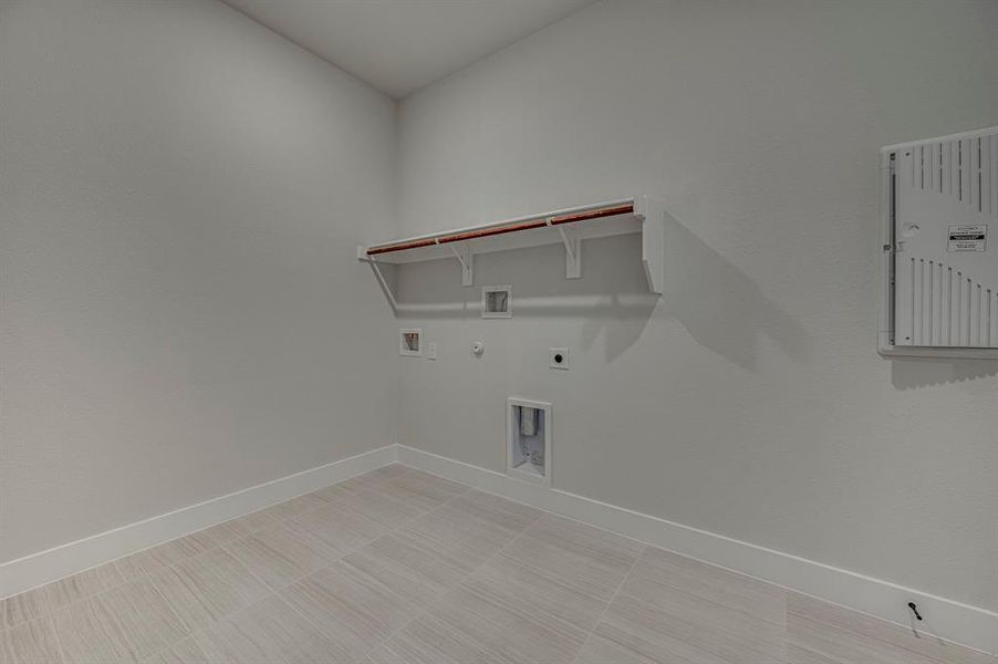 Spacious, unfurnished interior of a new home in The Arbors Midlothian, Midlothian (Image 27).